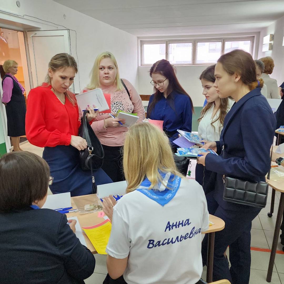 Образование новодвинска. Педагогический десант. Встреча Новодвинск. Педагогический десант картинка. День защиты детей в Новодвинске 2017.